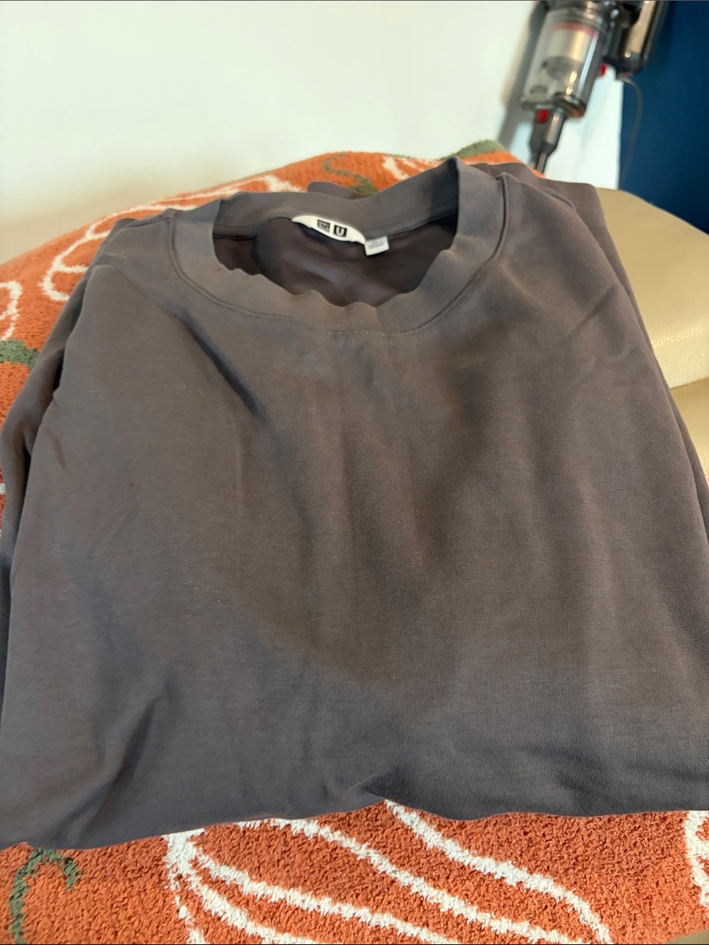 Uniqlo Men's Crewneck Sweater - Charcoal Gray